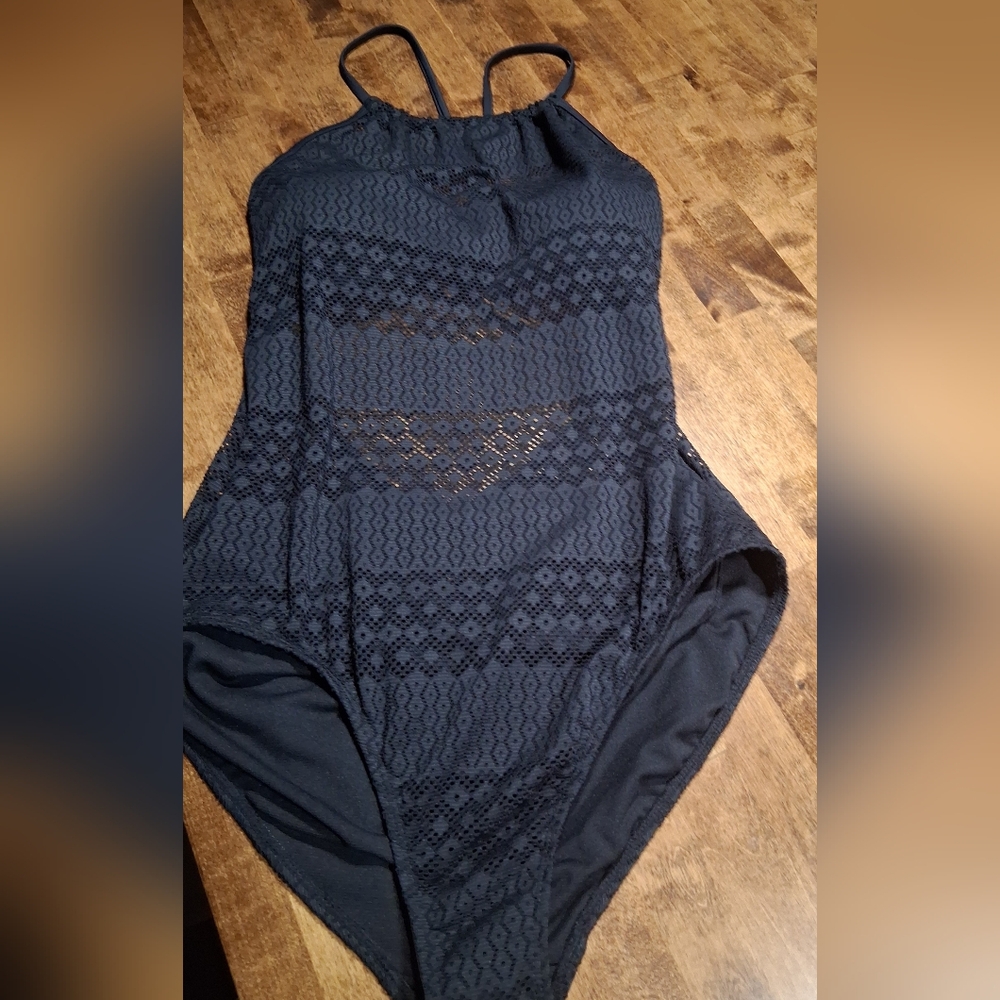 Time & Tru XL 16/18 Black Swimsuit